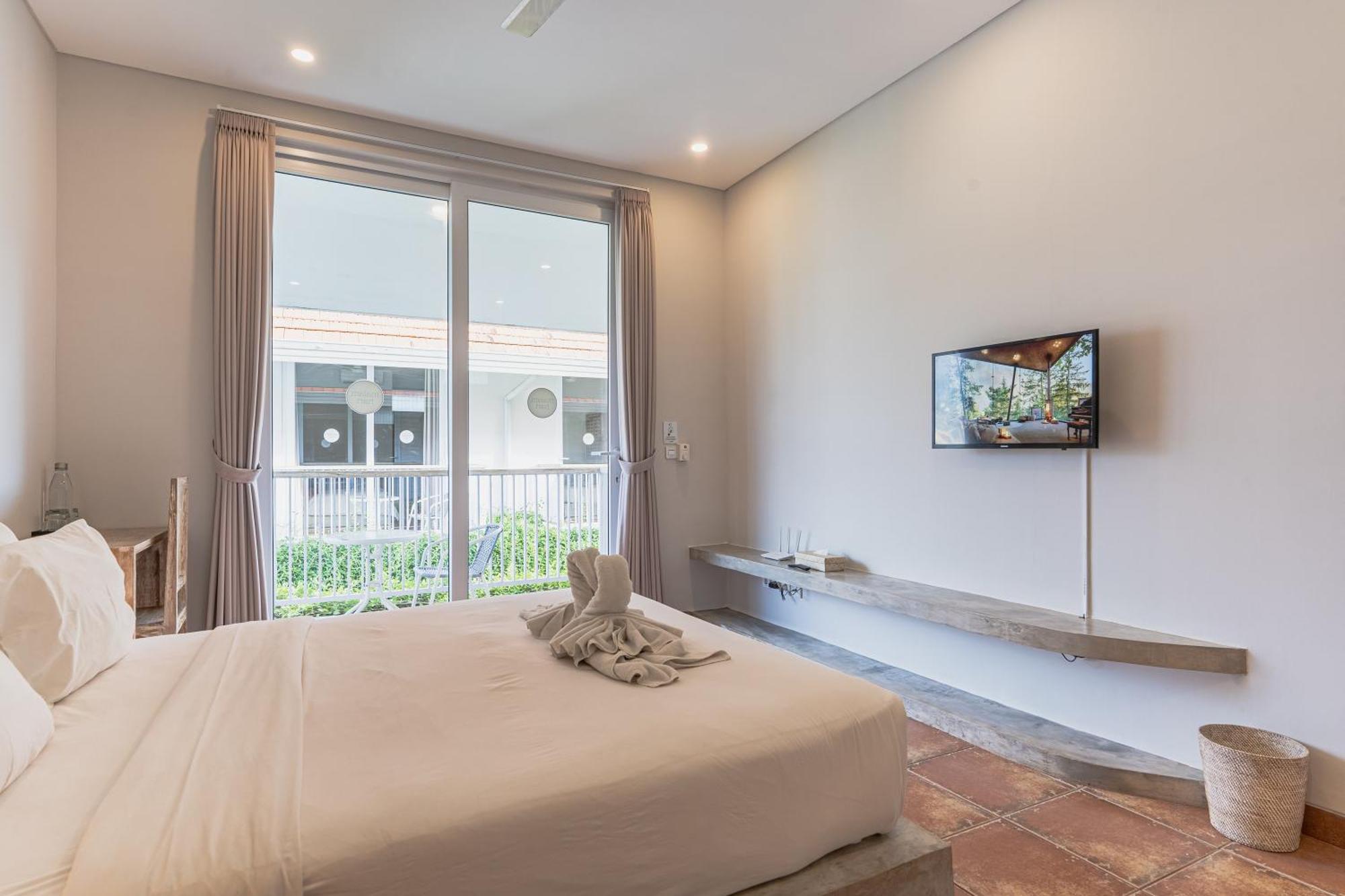 Malam Hari Apartemen Canggu (Bali)